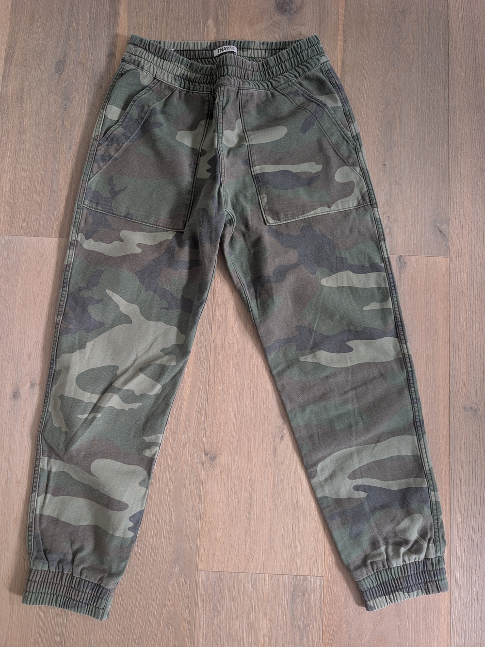 Aritzia TNA Camo Joggers